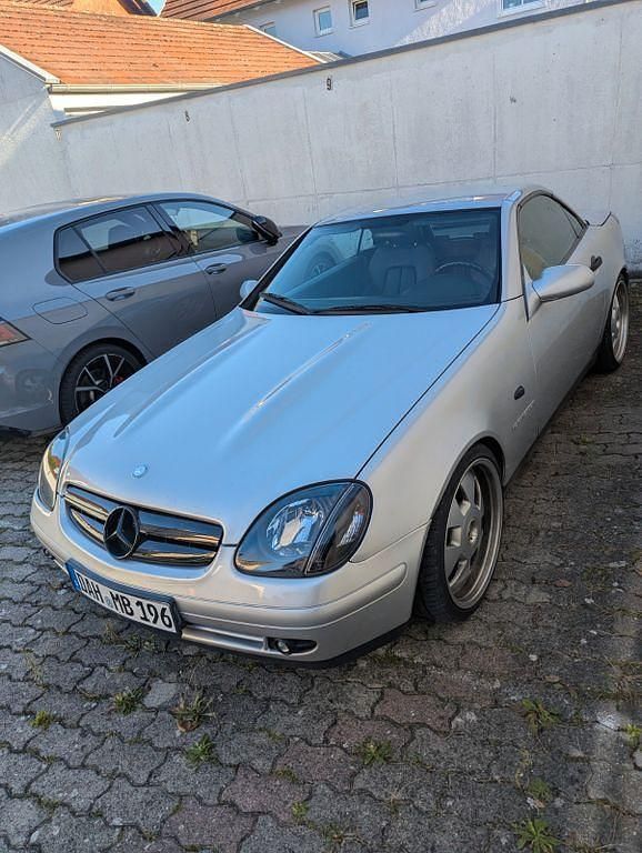Silber Gebraucht 1996 Mercedes SLK230 Cabrio | 6.999 € - Bild 1/4