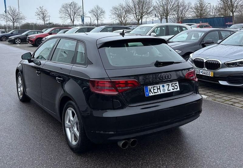 Gebraucht Audi A3 Attraction 125 PS (91 kW) 2014 Schwarz Limousine