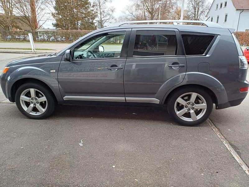 Gebraucht Mitsubishi Outlander Intense 140 PS (102 kW) 2008 Grau SUV