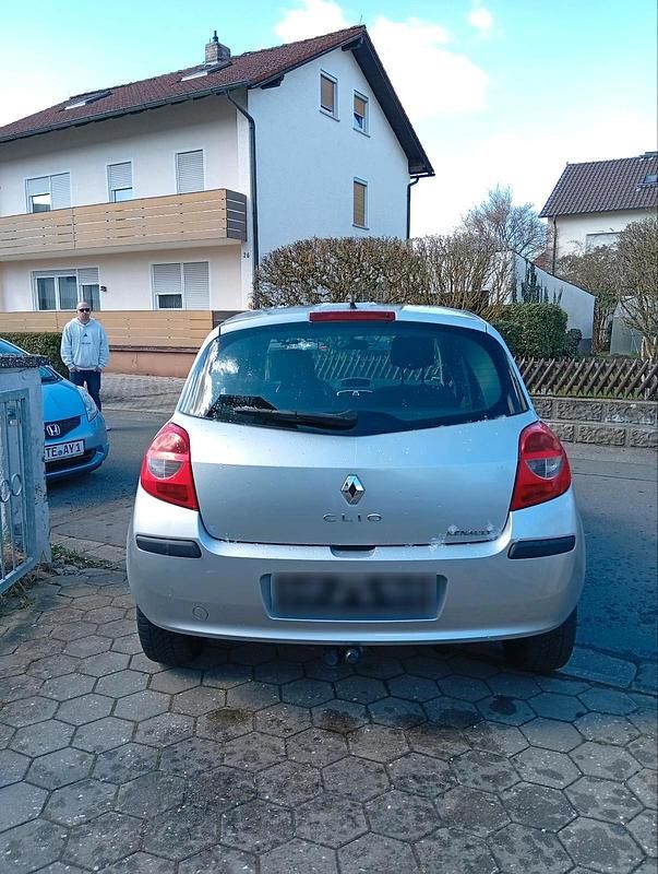 Gebraucht Renault Clio II 90 PS (66 kW) 2006 Grau Kleinwagen