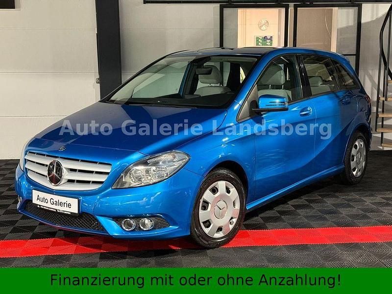 Gebraucht Mercedes B220 177 PS (130 kW) 2014 Blau Van / Kleinbus