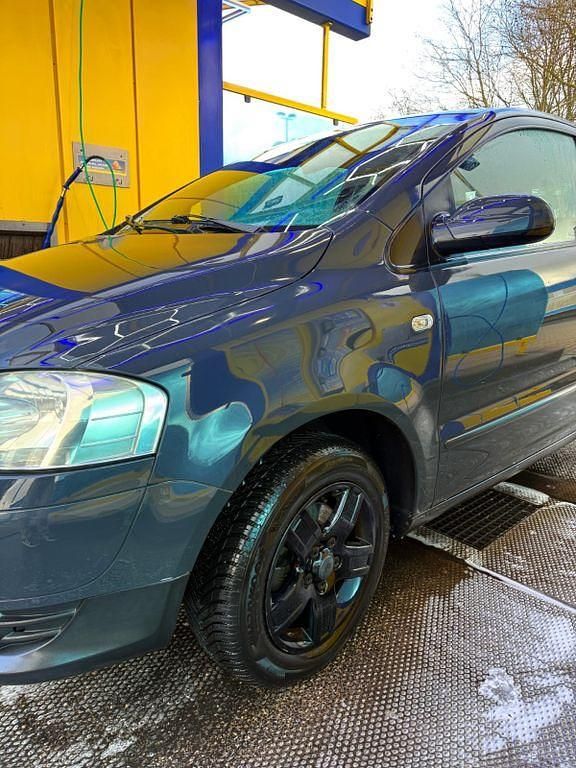 Gebraucht VW Fox Refresh 75 PS (55 kW) 2010 Grau Kleinwagen
