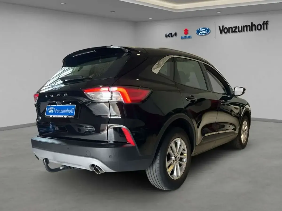 Gebraucht Ford Kuga Titanium 150 PS (110 kW) 2023 Agate black metallic SUV