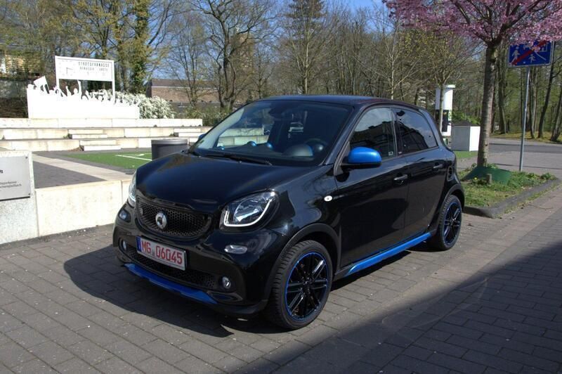 Schwarz Gebraucht 2019 Smart ForFour Electric Drive Brabus Limousine | 11.700 € (Etwas zu teuer) - Bild 1/4