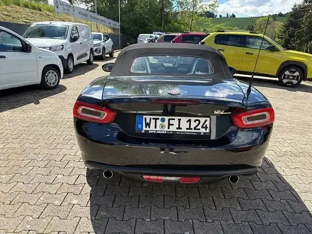 Gebraucht Fiat 124 Spider 140 PS (102 kW) 2017 Schwart Cabrio