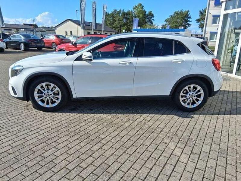 Gebraucht Mercedes GLA220 184 PS (135 kW) 2019 Weiß SUV