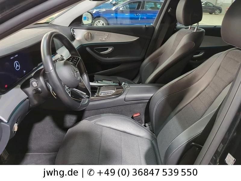 Gebraucht Mercedes E220 Avantgarde 200 PS (147 kW) 2022 Schwarz Limousine
