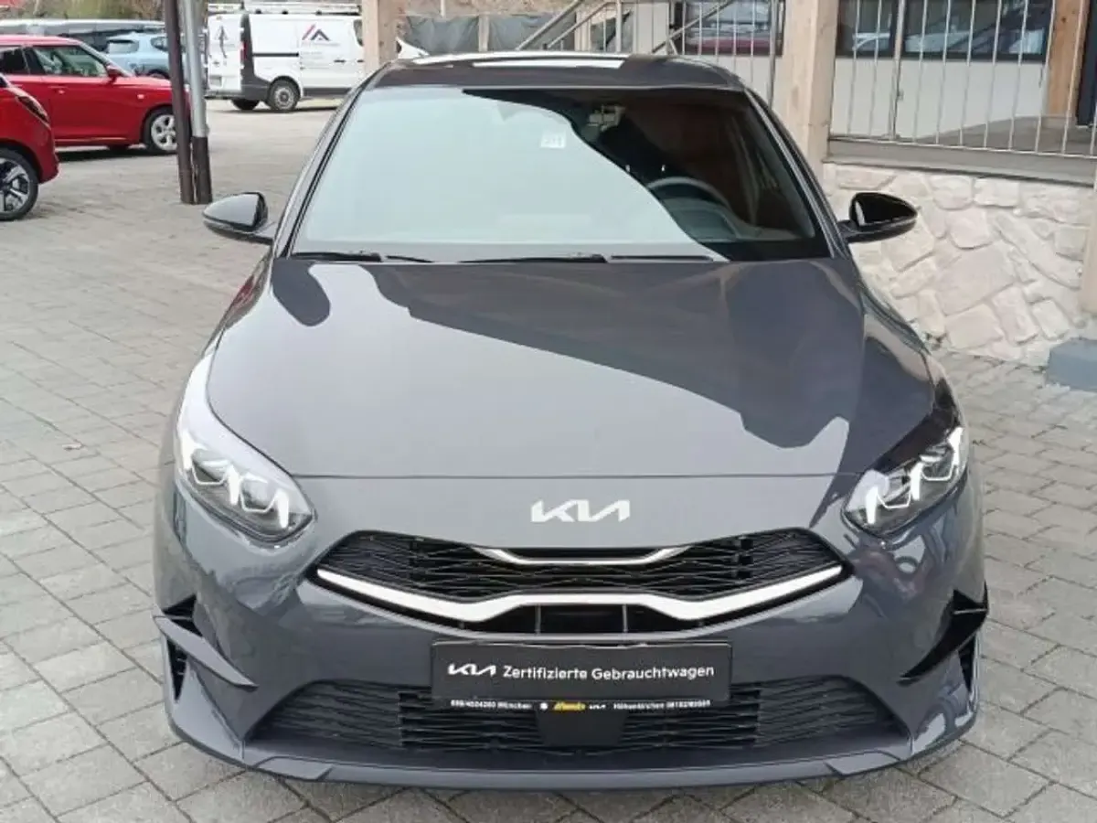 Gebraucht Kia Ceed 101 PS (74 kW) 2025 Pentametal met. Kleinwagen