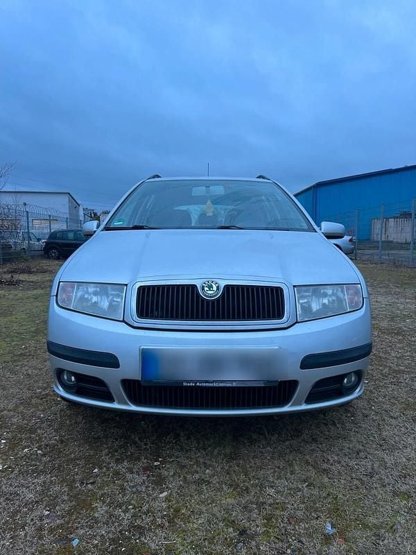 Silber Gebraucht 2005 Skoda Fabia Kombi | 1.100 € (Guter Preis) - Bild 1/4