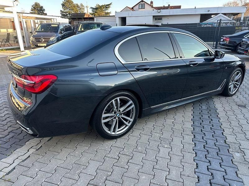 Gebraucht BMW 730 M Sport 265 PS (194 kW) 2018 Grau Limousine