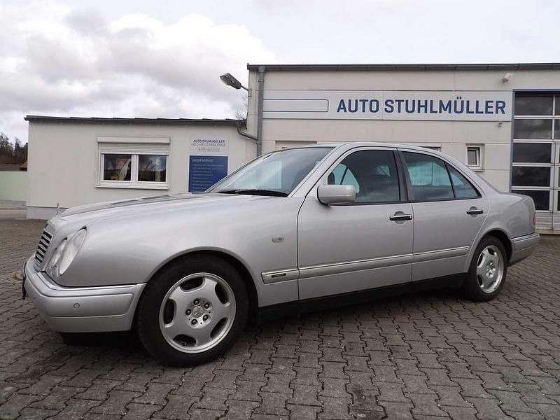 Gebraucht Mercedes E320 Avantgarde 224 PS (164 kW) 1999 Brilliantsilber Limousine