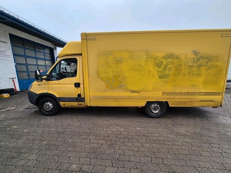 Gebraucht Iveco Daily 106 PS (77 kW) 2010 Gelb Van / Kleinbus
