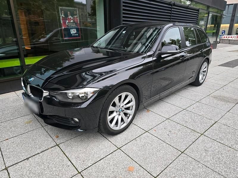 Gebraucht BMW 320 163 PS (119 kW) 2015 Schwarz Kombi