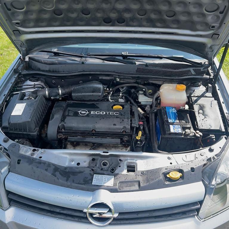 Silber Gebraucht 2004 Opel Astra Sport Limousine | 2.500 € (Fairer Preis) - Bild 1/4