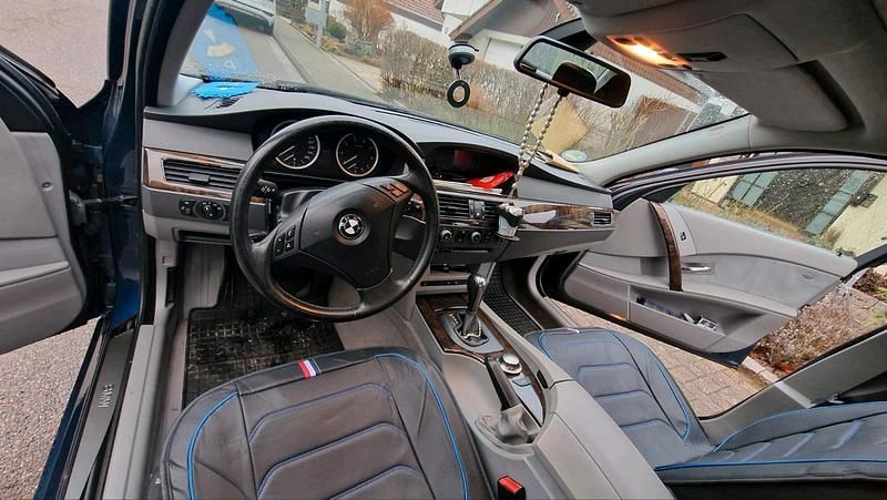Gebraucht BMW 520 170 PS (125 kW) 2004 Blau Limousine