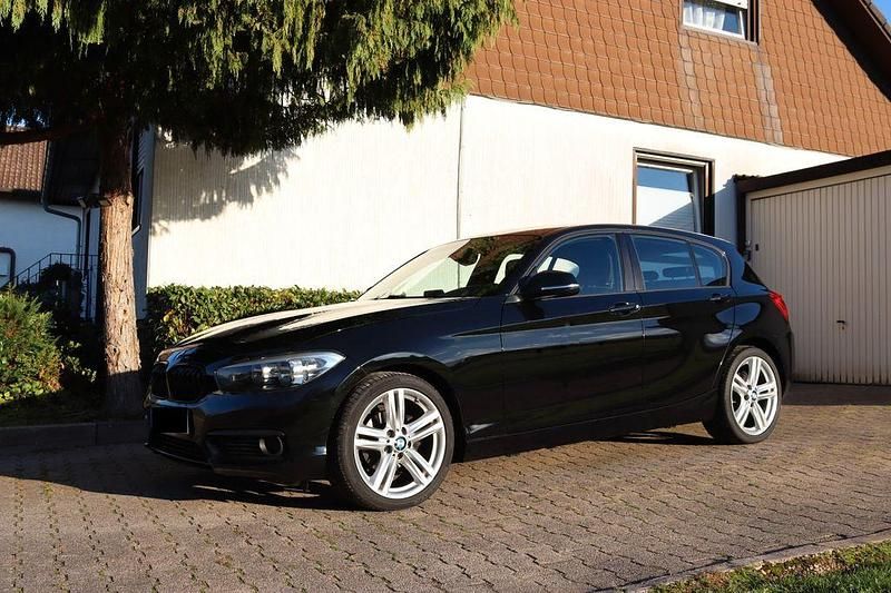Gebraucht BMW 118 Sport Line 136 PS (100 kW) 2018 Schwarz Kleinwagen