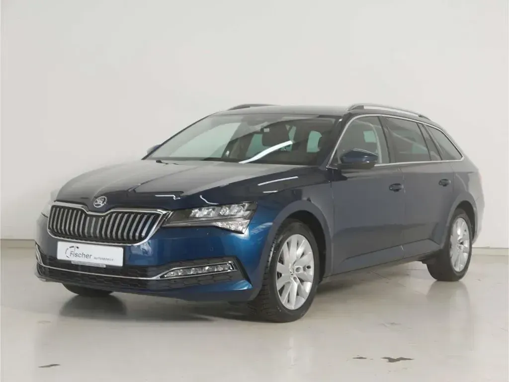 Gebraucht Skoda Superb Style 190 PS (139 kW) 2023 Lavablau metallic Kombi