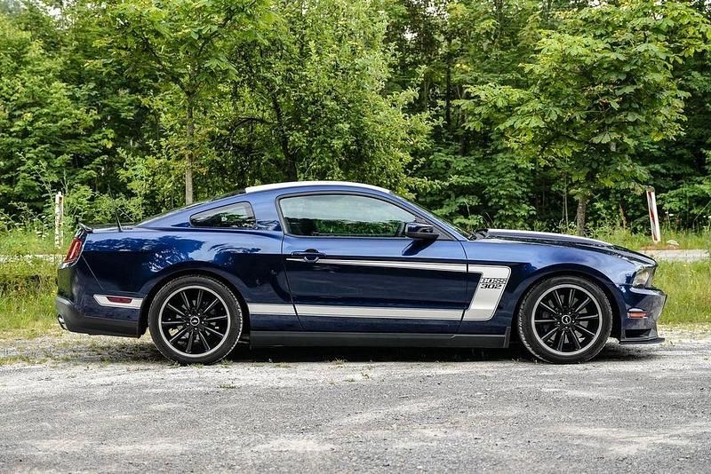 Blau Gebraucht 2012 Ford Mustang Coupé | 16.190 € - Bild 1/4