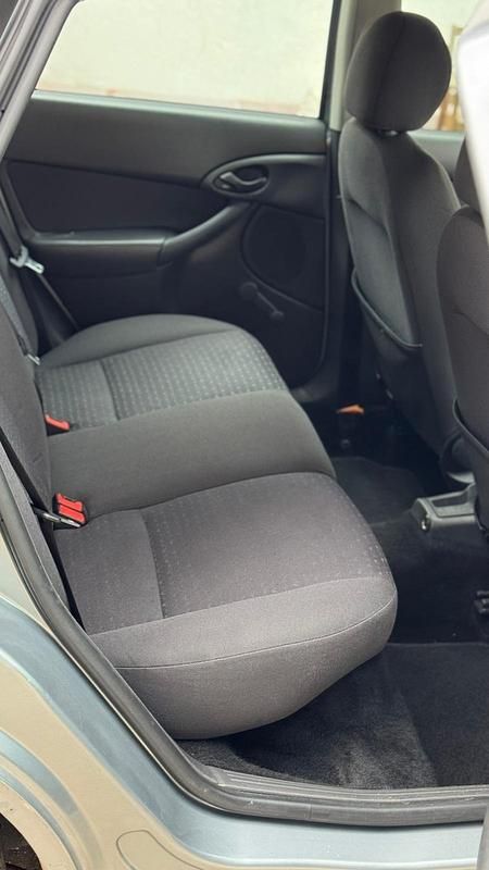 Gebraucht Ford Focus 2005 Grau Limousine