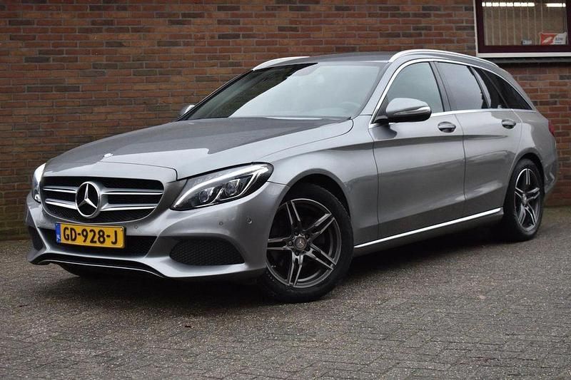 Grau Gebraucht 2015 Mercedes C180 Edition Kombi | 11.005 € (Fairer Preis) - Bild 1/4