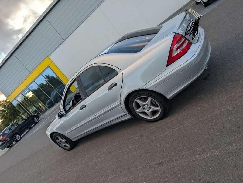 Gebraucht Mercedes C200 Classic 122 PS (89 kW) 2006 Limousine