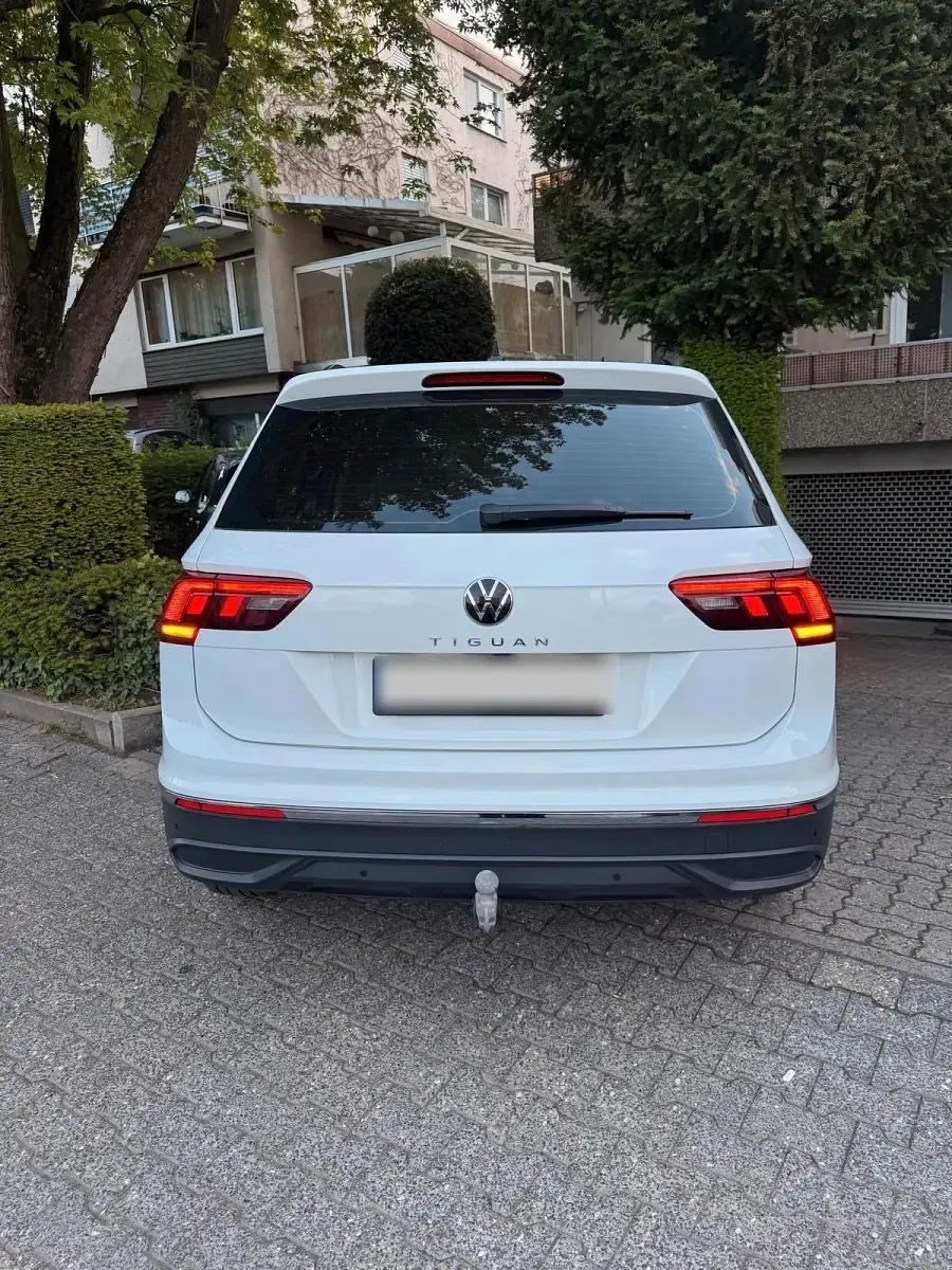 Gebraucht VW Tiguan Life 150 PS (110 kW) 2022 Weiß SUV