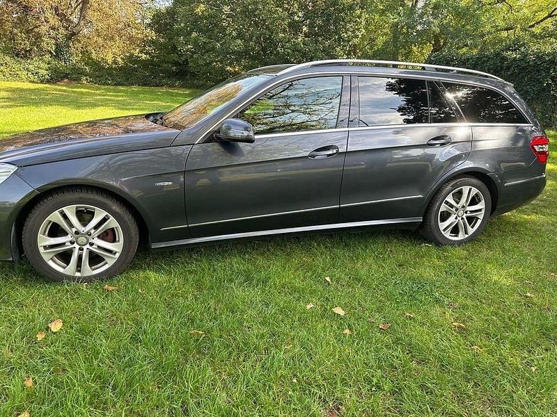 Gebraucht Mercedes E220 170 PS (125 kW) 2012 Silber Kombi
