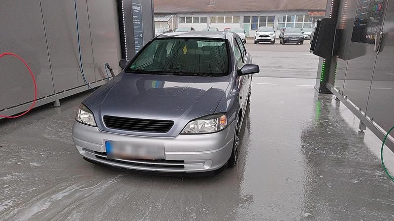 Gebraucht Opel Astra 103 PS (75 kW) 2004 Silber Limousine
