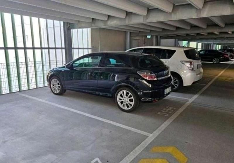 Gebraucht Opel Astra GTC Edition 140 PS (102 kW) 2009 Schwarz Limousine