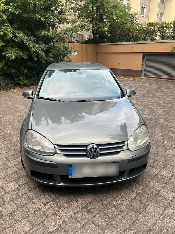 Grün Gebraucht 2004 VW Golf V Limousine | 2.850 € (Teuer) - Bild 1/4