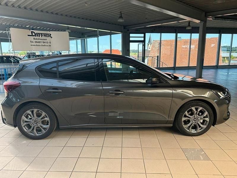 Gebraucht Ford Focus ST-Line X 155 PS (114 kW) 2024 Grau Limousine