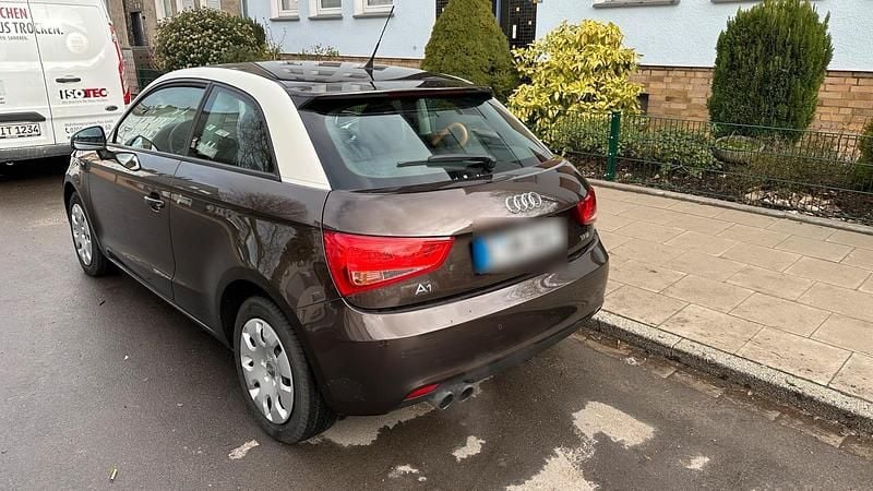 Second-hand Audi A1 123 CP (90 kW) 2011 Maro Hatchback
