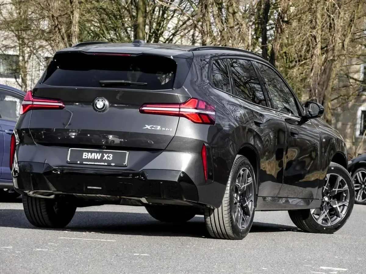 Gebraucht BMW X3 M Sport 197 PS (144 kW) 2026 Grau SUV