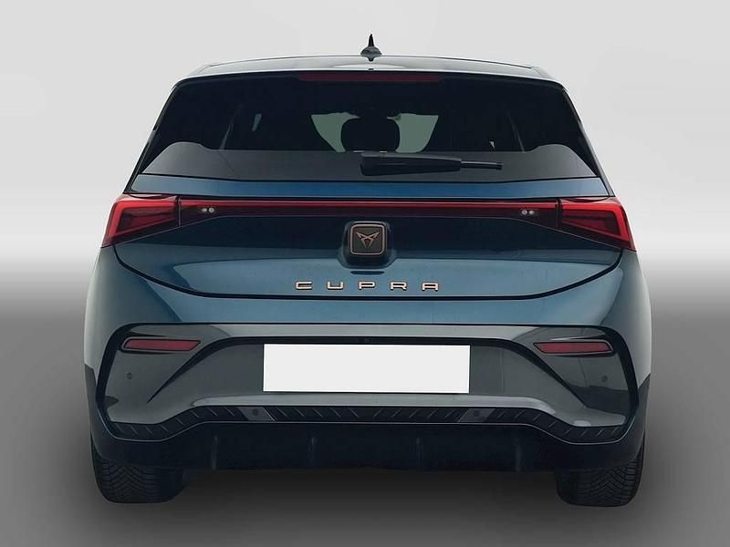 Second-hand Cupra Born 169 kW (231 CP) 2024 Albastru Hatchback