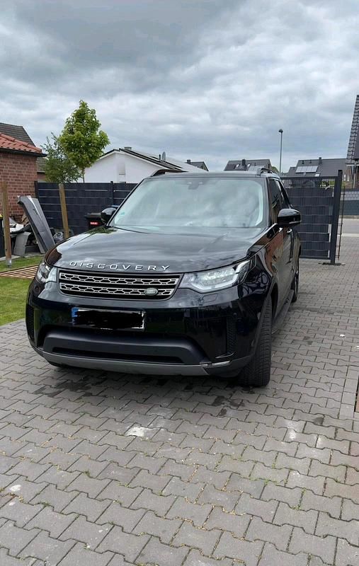 Schwarz Gebraucht 2018 Land Rover Discovery 5 SUV | 19.500 € (Superpreis) - Bild 1/4
