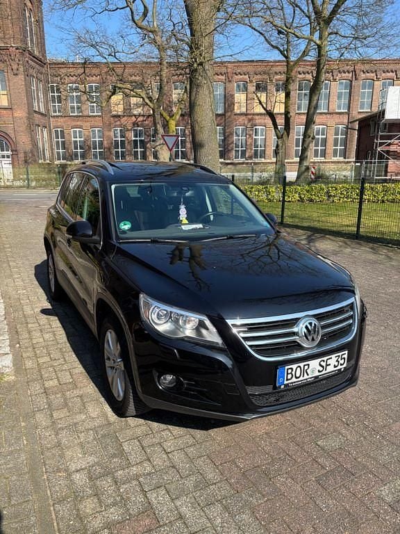 Gebraucht VW Tiguan Team 140 PS (102 kW) 2011 Schwarz SUV