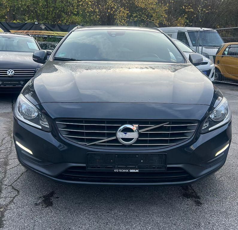 Grau Gebraucht 2013 Volvo V60 Kombi | 3.999 € (Superpreis) - Bild 1/4