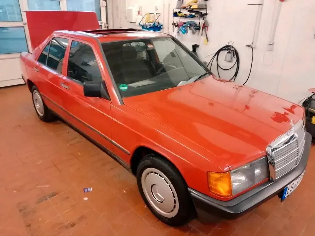 Gebraucht Mercedes 190 116 PS (85 kW) 1988 Rot Limousine