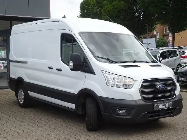 Gebraucht Ford Transit Trend 131 PS (96 kW) 2022 Frostweiss Van