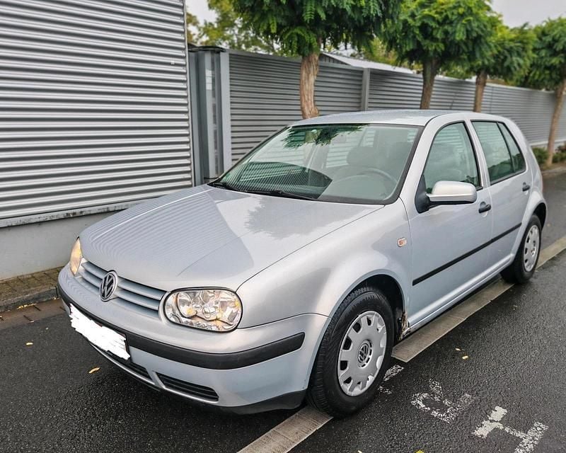 Silber Gebraucht 1998 VW Golf IV Limousine | 499 € (Superpreis) - Bild 1/4