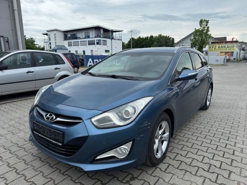 Blau Gebraucht 2012 Hyundai i40 Style Kombi | 4.800 € (Guter Preis) - Bild 1/4