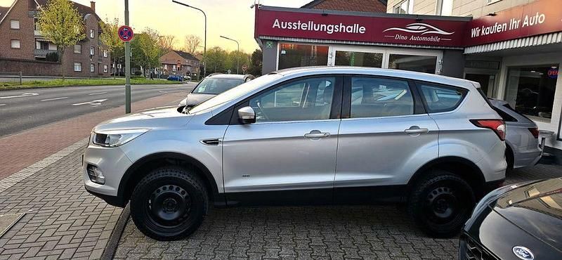 Gebraucht Ford Kuga Trend 150 PS (110 kW) 2018 Silber SUV