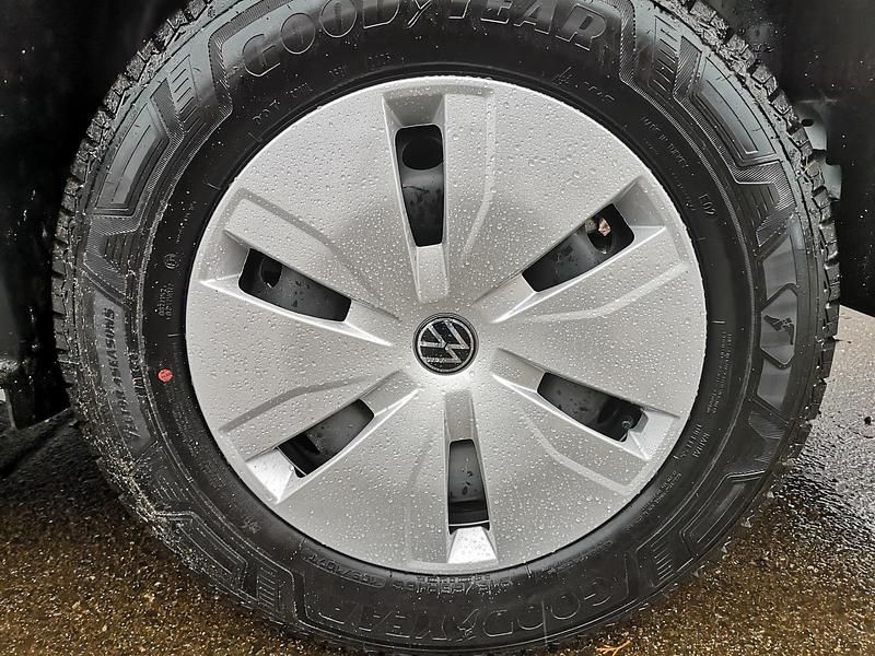 Neu VW T7 100 kW (136 PS) 2026 Stone grey Van