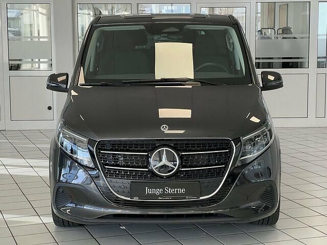 Gebraucht Mercedes V300 Style 237 PS (174 kW) 2024 Grau Van / Kleinbus