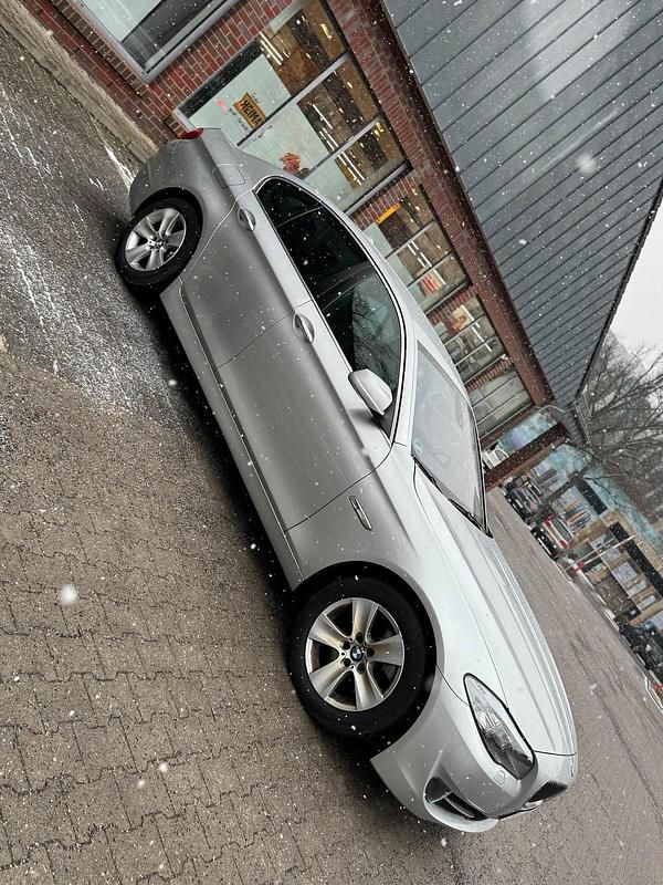 Gebraucht BMW 523 204 PS (150 kW) 2010 Grau Limousine