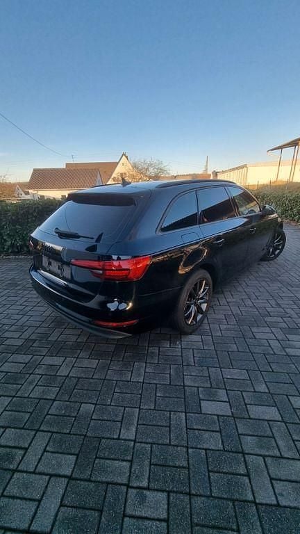 Gebraucht Audi A4 150 PS (110 kW) 2016 Schwarz Kombi