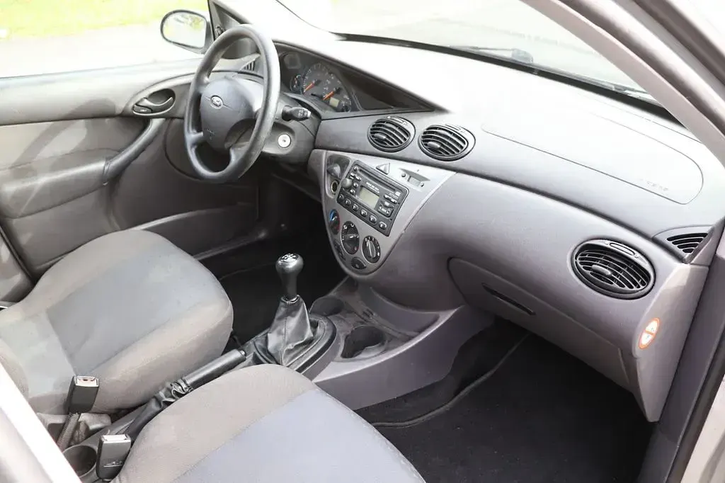 Gebraucht Ford Focus Viva 116 PS (85 kW) 2004 Silber Limousine