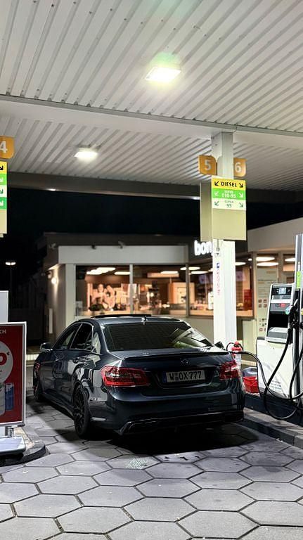 Gebraucht Mercedes E500 Avantgarde 408 PS (300 kW) 2012 Grau Limousine