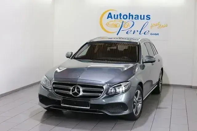 Gebraucht Mercedes E220 194 PS (142 kW) 2018 Grau Limousine
