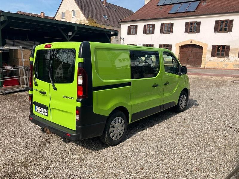 Gebraucht Renault Trafic 125 PS (91 kW) 2015 Grün Van / Kleinbus